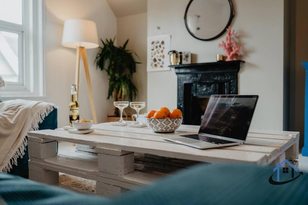Indigo Snug - Gorgeous 2 Bed Flat In The Heart Of 크로머 외부 사진