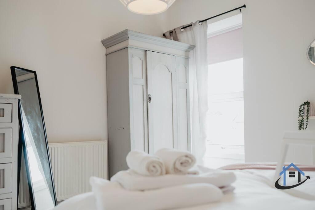 Indigo Snug - Gorgeous 2 Bed Flat In The Heart Of 크로머 외부 사진