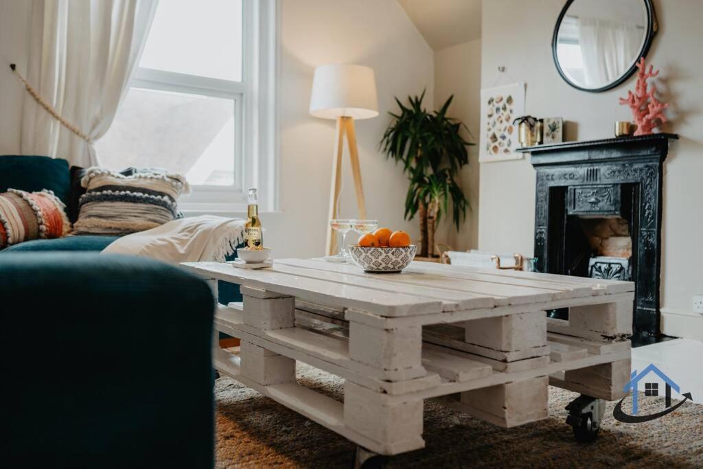 Indigo Snug - Gorgeous 2 Bed Flat In The Heart Of 크로머 외부 사진