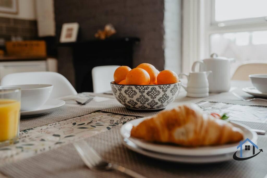 Indigo Snug - Gorgeous 2 Bed Flat In The Heart Of 크로머 외부 사진